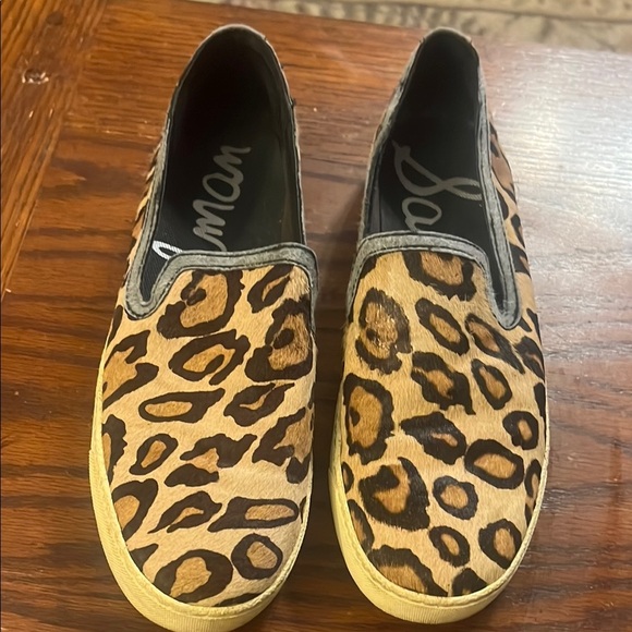 Leopard Print Slip-On Shoes - Picture 1 of 5